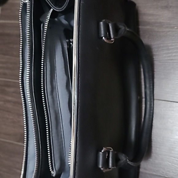 Kate and Alex Cuffaro Italian design handbag black with silver detail - Picture 4 of 9